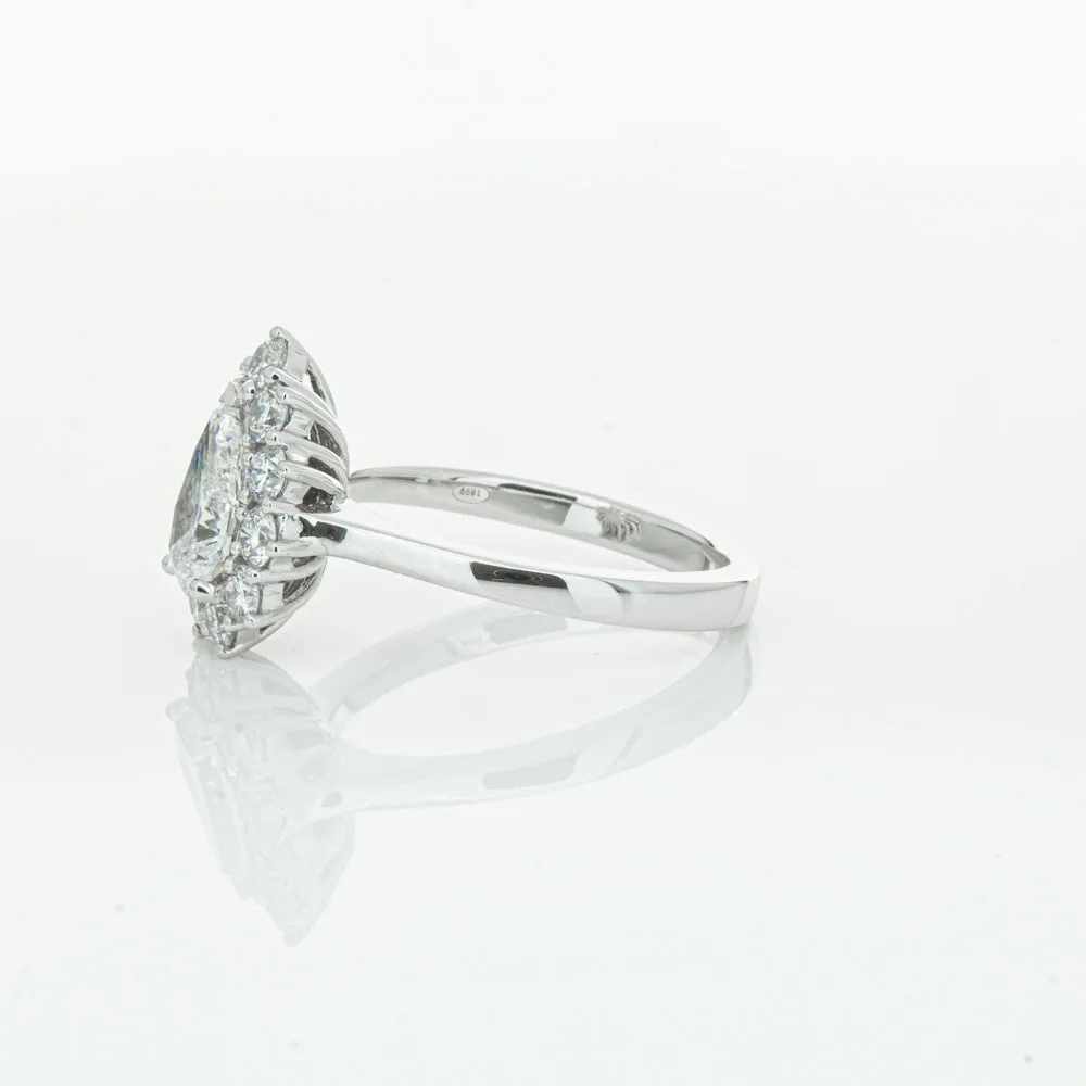 18ct White Gold 1.00ct Pear Cut Diamond Belle Ring