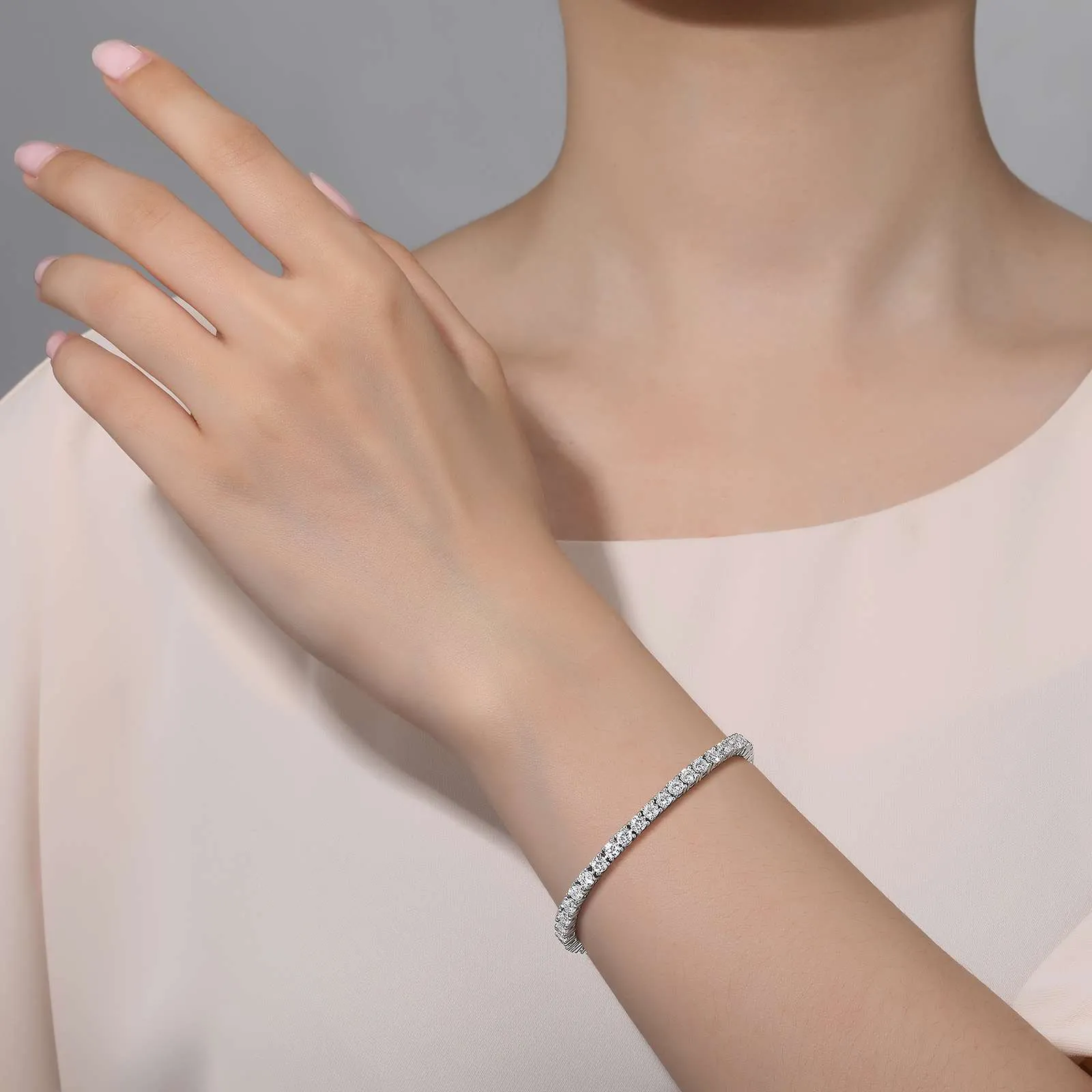 8 CTW Classic Tennis Bracelet