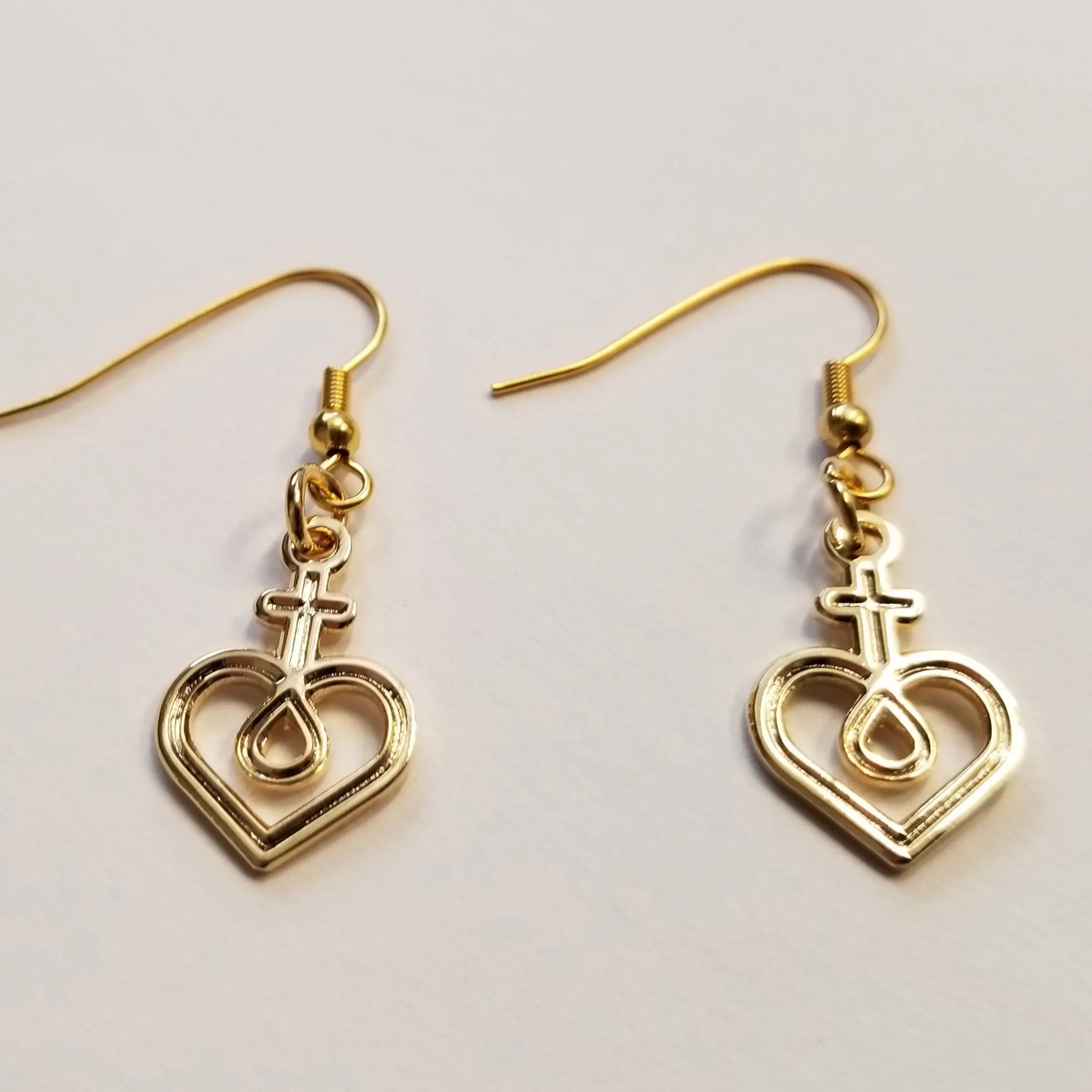 Earrings — Gold Tone Dangled