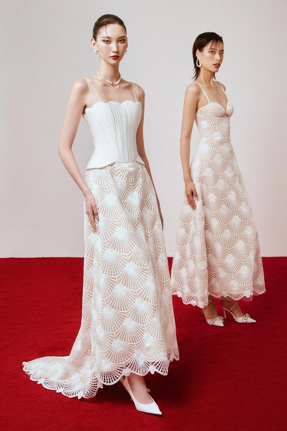 Mussel Asymmetric Sleeveless Lace High-low Dress